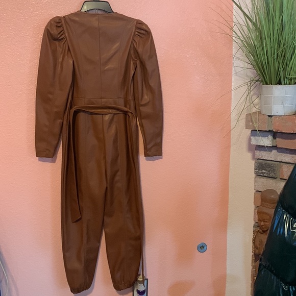 NWT V-Neck Jumpsuit - Picture 4 of 13